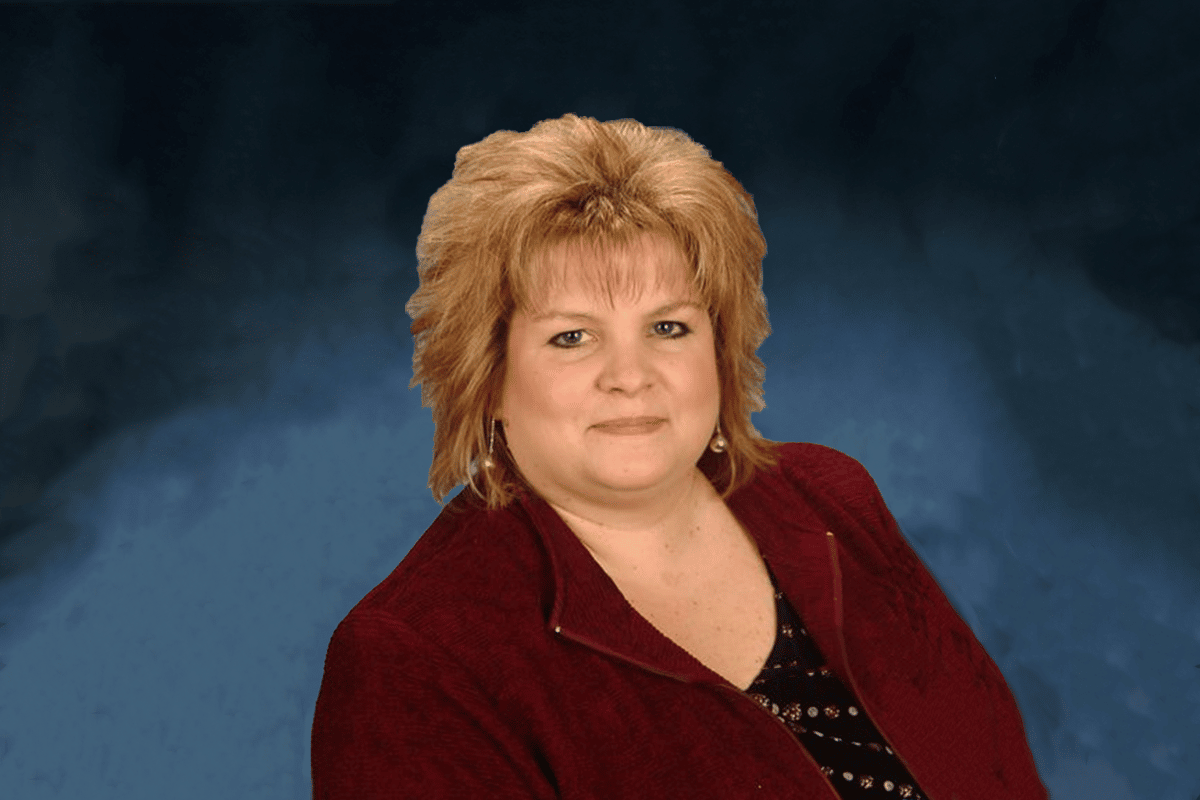 TEAM MEMBER SPOTLIGHT CELEBRATING DONNA ANDRADE Owens Realty Services